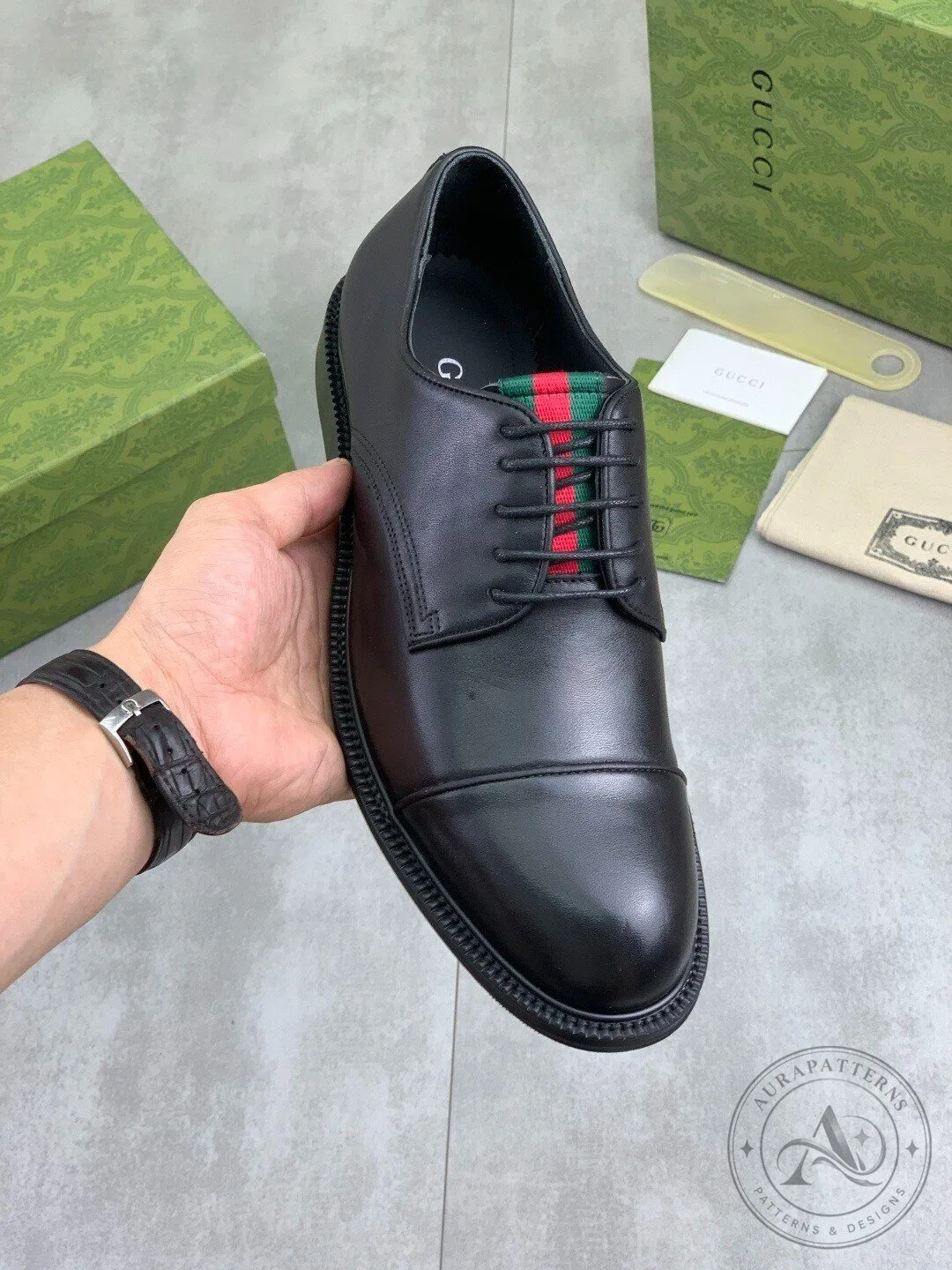 Gucci Black Leather Dress Shoes with Web Stripe Detail